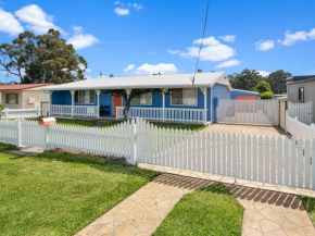 Walk to Everything In Huskisson Central Location and Sleeps 10, Huskisson